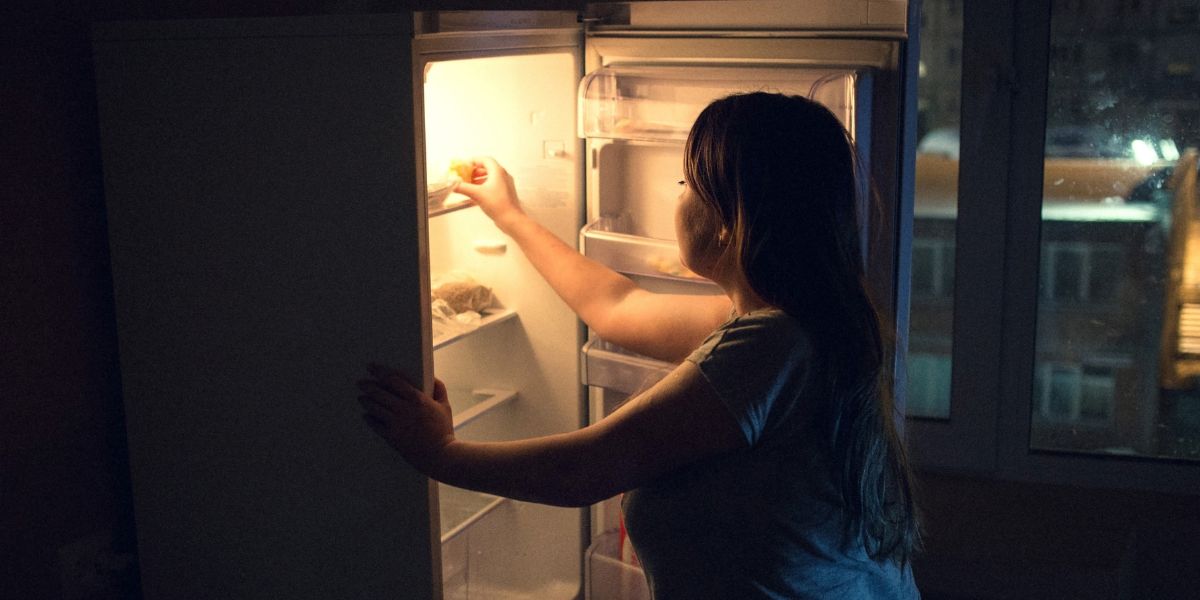 New Research Shows Late-Night Snacking Increases Obesity Risk